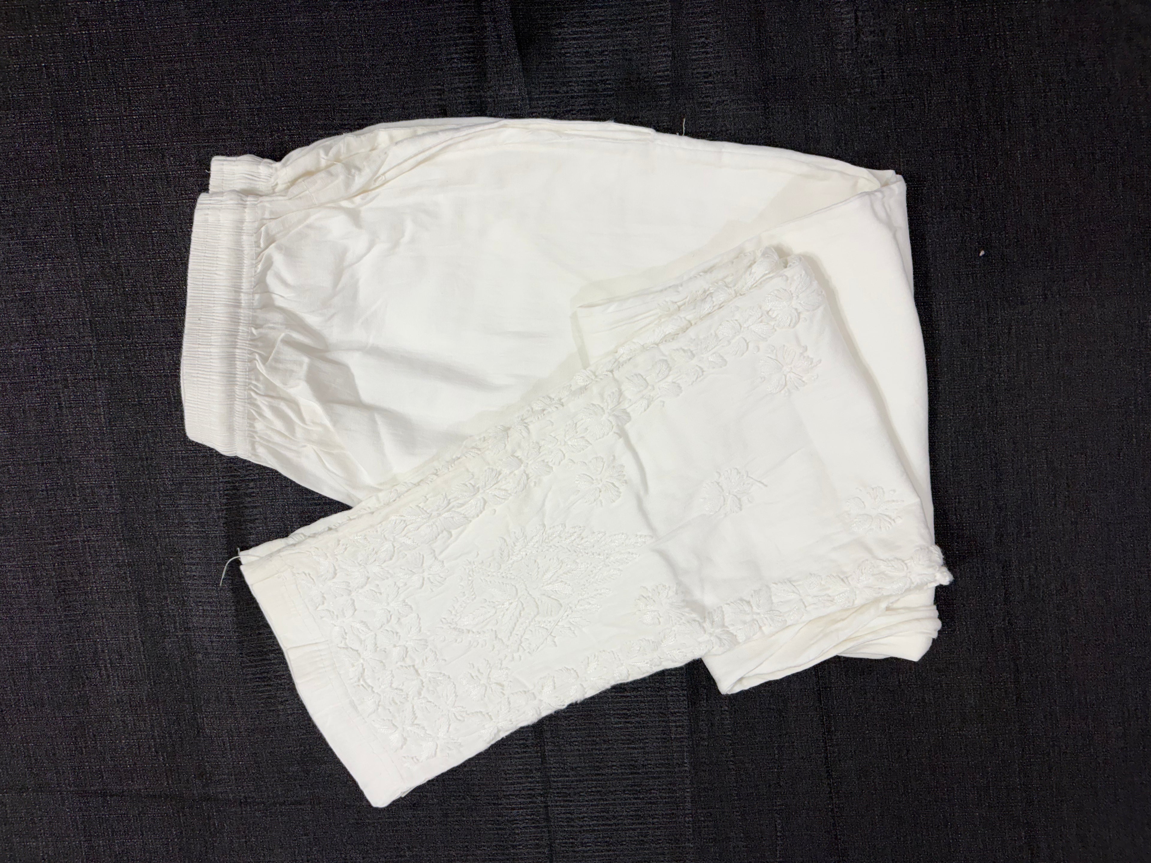 Lucknow Chickankari Pant